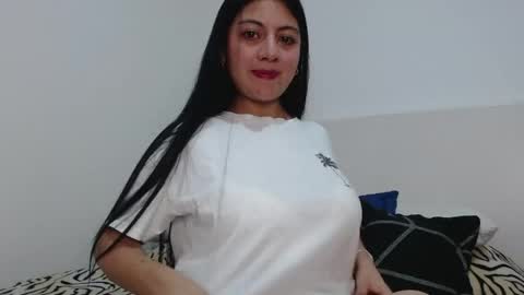 Snapshot of pau_cute19 chatting on 04-17-26, 09:29 pau cute online show from 04-17-26, 09:29