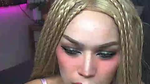 Snapshot of pau_kink95 chatting on 02-19-25, 10:12 Paula online show from 02-19-25, 10:12