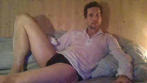 Snapshot of paueriwan chatting on 12-14-25, 11:26 paueriwan online show from 12-14-25, 11:26