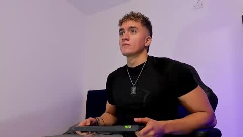 Snapshot of paul_george212 chatting on 11-07-25, 04:07 Paull George online show from 11-07-25, 04:07