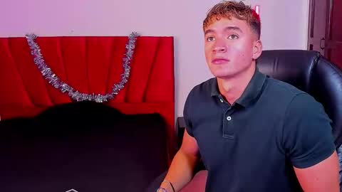 Snapshot of paul_george212 chatting on 11-18-25, 04:22 Paull George online show from 11-18-25, 04:22