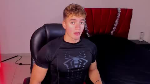 Snapshot of paul_george212 chatting on 11-20-25, 03:45 Paull George online show from 11-20-25, 03:45