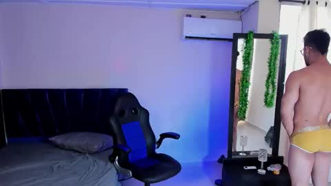 Snapshot of paul_george212 chatting on 12-05-25, 04:36 Paull George online show from 12-05-25, 04:36