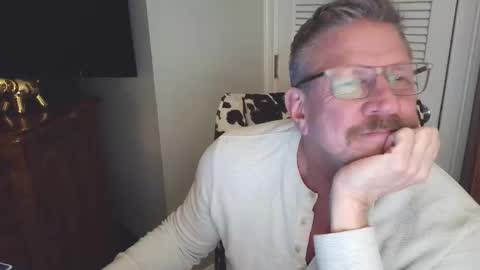 Snapshot of paul_longcut chatting on 02-07-26, 03:21 Paul Roland online show from 02-07-26, 03:21
