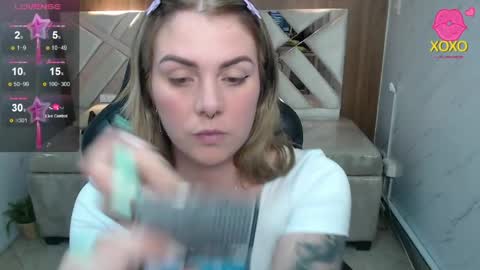 Snapshot of paula_b_ chatting on 05-07-26, 04:12 Paula online show from 05-07-26, 04:12