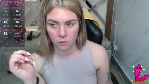 Snapshot of paula_b_ chatting on 05-25-26, 12:44 Paula online show from 05-25-26, 12:44