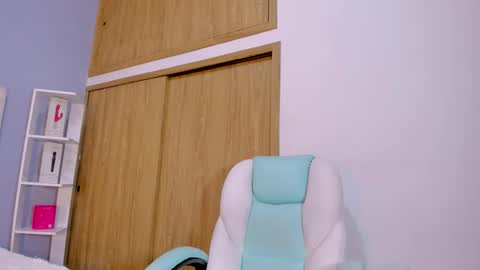 Pau online show from 12-01-25, 07:19