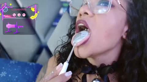 Paula online show from 11-08-25, 02:39