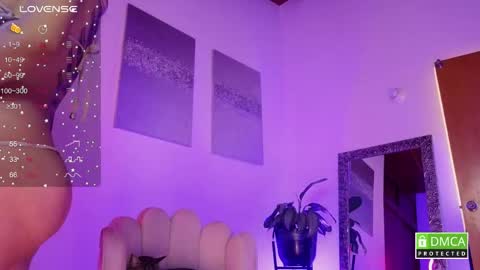 Snapshot of paulatoro__ chatting on 06-05-26, 01:28 Paula Toro online show from 06-05-26, 01:28