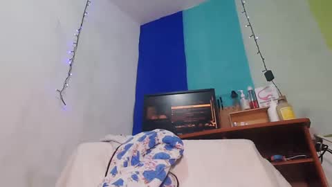 PAULA VALENTINA online show from 01-01-25, 05:01