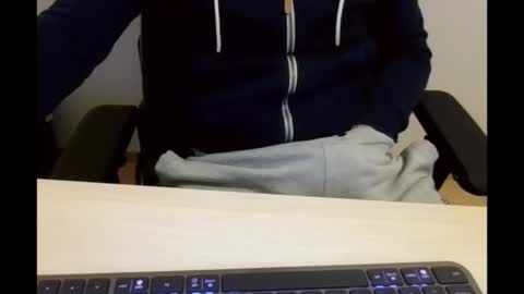 Snapshot of paulbazo83 chatting on 11-19-25, 12:05 paulbazo83 online show from 11-19-25, 12:05