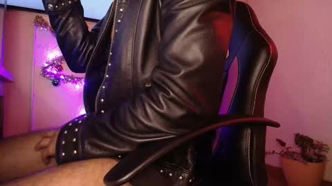 Paul Docux pdocux online show from 12-04-25, 03:05