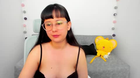 Snapshot of paulette65 chatting on 11-11-25, 01:16 PAU online show from 11-11-25, 01:16