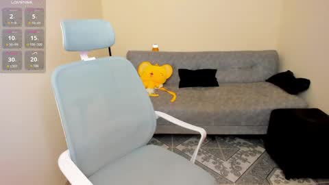 Snapshot of paulette65 chatting on 05-22-26, 01:46 PAU online show from 05-22-26, 01:46