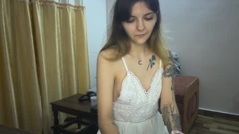 Snapshot of paulettegoddard chatting on 12-01-24, 04:29 Isla Chase online show from 12-01-24, 04:29