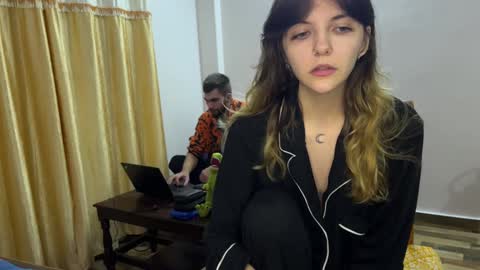 Snapshot of paulettegoddard chatting on 12-13-24, 03:32 Isla Chase online show from 12-13-24, 03:32