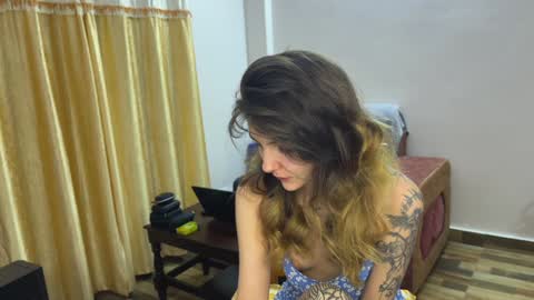Snapshot of paulettegoddard chatting on 01-10-25, 03:27 Isla Chase online show from 01-10-25, 03:27