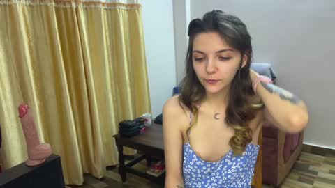 Snapshot of paulettegoddard chatting on 01-15-25, 05:26 Isla Chase online show from 01-15-25, 05:26