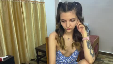 Snapshot of paulettegoddard chatting on 01-25-25, 03:30 Isla Chase online show from 01-25-25, 03:30
