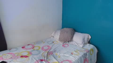 Snapshot of paulin01_ chatting on 05-27-26, 04:04 Paulina online show from 05-27-26, 04:04