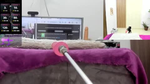 Paulina Davis  online show from 06-07-26, 01:10