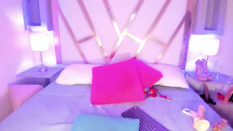   online show from 11-20-25, 08:08