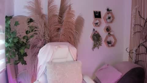 Snapshot of paulinacostello chatting on 03-11-26, 05:19 Estefania online show from 03-11-26, 05:19