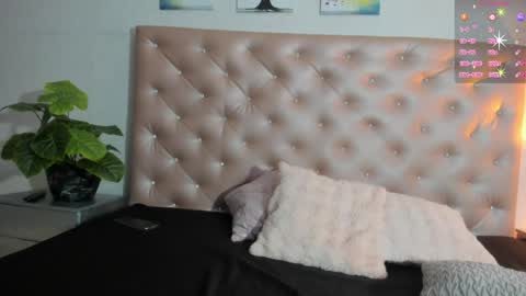 PaulinaSaennz online show from 04-06-26, 01:01