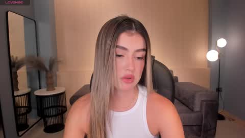 Paulina Santos  online show from 03-12-25, 07:17