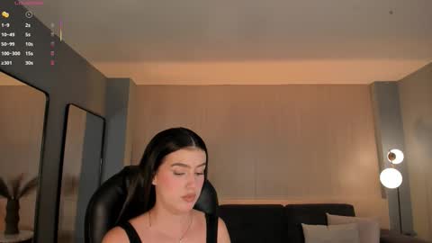 Paulina Santos  online show from 10-17-25, 08:11