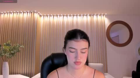 Paulina Santos  online show from 10-19-25, 05:02