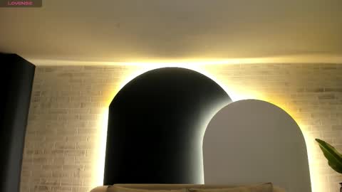 Paulina Santos  online show from 11-09-25, 05:11