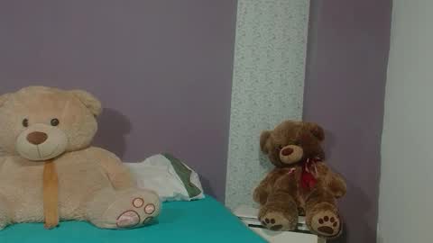 Snapshot of paulinawilliams chatting on 11-18-25, 08:46 paulina online show from 11-18-25, 08:46