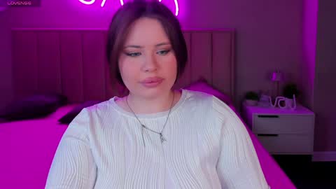 Snapshot of pauline_moore chatting on 04-22-26, 09:44 Erica online show from 04-22-26, 09:44