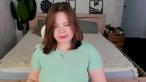 Snapshot of pauline_moore chatting on 04-23-26, 12:29 Erica online show from 04-23-26, 12:29