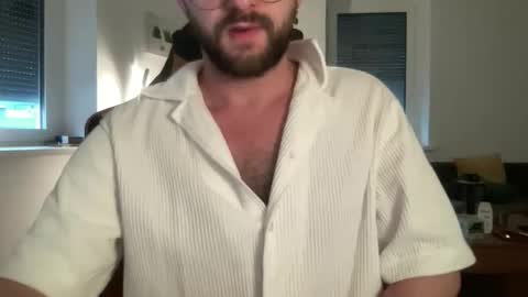 love bush online show from 11-18-25, 06:51