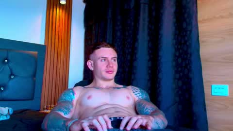 Snapshot of paulthompson_ chatting on 05-05-26, 04:15 Paul online show from 05-05-26, 04:15