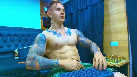 Snapshot of paulthompson_ chatting on 05-19-26, 05:25 Paul online show from 05-19-26, 05:25