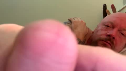 paulyb445 online show from 12-04-25, 01:04