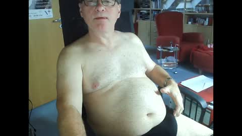 Snapshot of pavlovsdog2006 chatting on 01-23-25, 09:18 Pavlov aka Peter online show from 01-23-25, 09:18