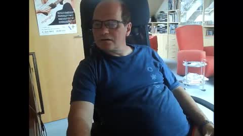 Snapshot of pavlovsdog2006 chatting on 09-22-25, 08:27 Pavlov aka Peter online show from 09-22-25, 08:27