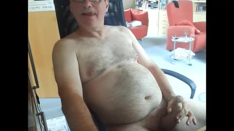 Snapshot of pavlovsdog2006 chatting on 09-24-25, 08:50 Pavlov aka Peter online show from 09-24-25, 08:50