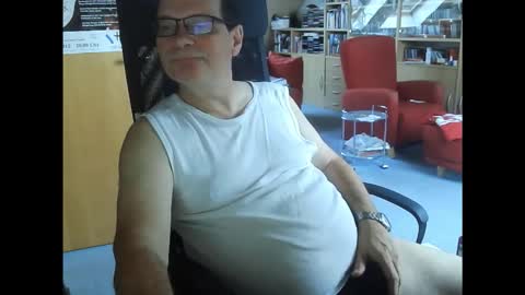 Snapshot of pavlovsdog2006 chatting on 11-19-25, 09:42 Pavlov aka Peter online show from 11-19-25, 09:42