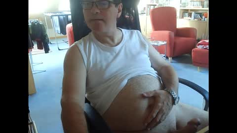 Snapshot of pavlovsdog2006 chatting on 12-18-25, 09:59 Pavlov aka Peter online show from 12-18-25, 09:59