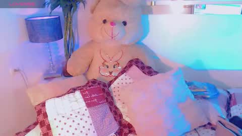 Snapshot of paytoncamila chatting on 10-14-25, 03:13 Payton online show from 10-14-25, 03:13