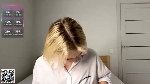 Lola online show from 11-14-25, 02:38