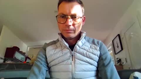 Snapshot of pchittt chatting on 11-19-25, 01:44 pchittt online show from 11-19-25, 01:44