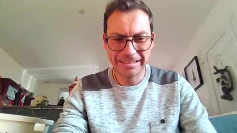 Snapshot of pchittt chatting on 12-17-25, 02:01 pchittt online show from 12-17-25, 02:01