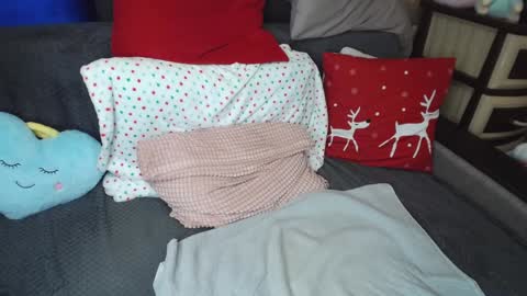 Snapshot of peaceduke chatting on 01-01-25, 02:42 FOUNTAIN SQUIRT online show from 01-01-25, 02:42