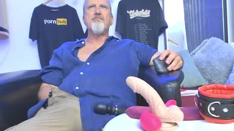 Snapshot of peacetous chatting on 12-12-24, 01:39 Marc online show from 12-12-24, 01:39